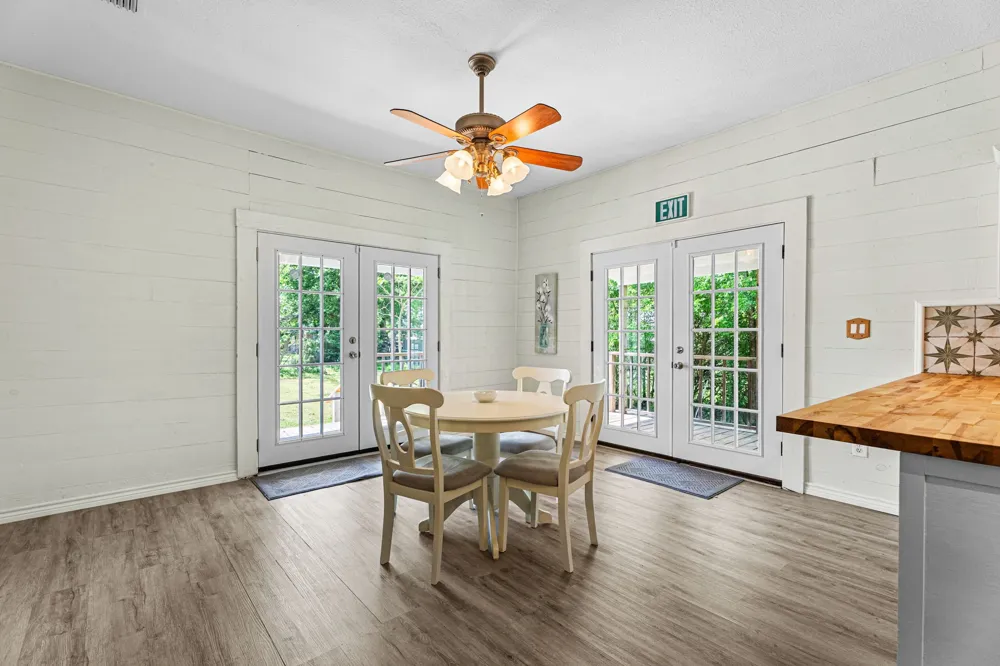 1009 Pacific Mineola, TX 75773