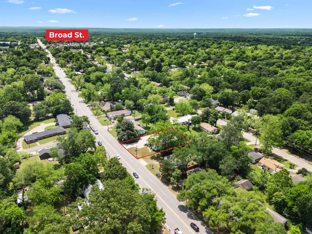 1009 Pacific Mineola, TX 75773