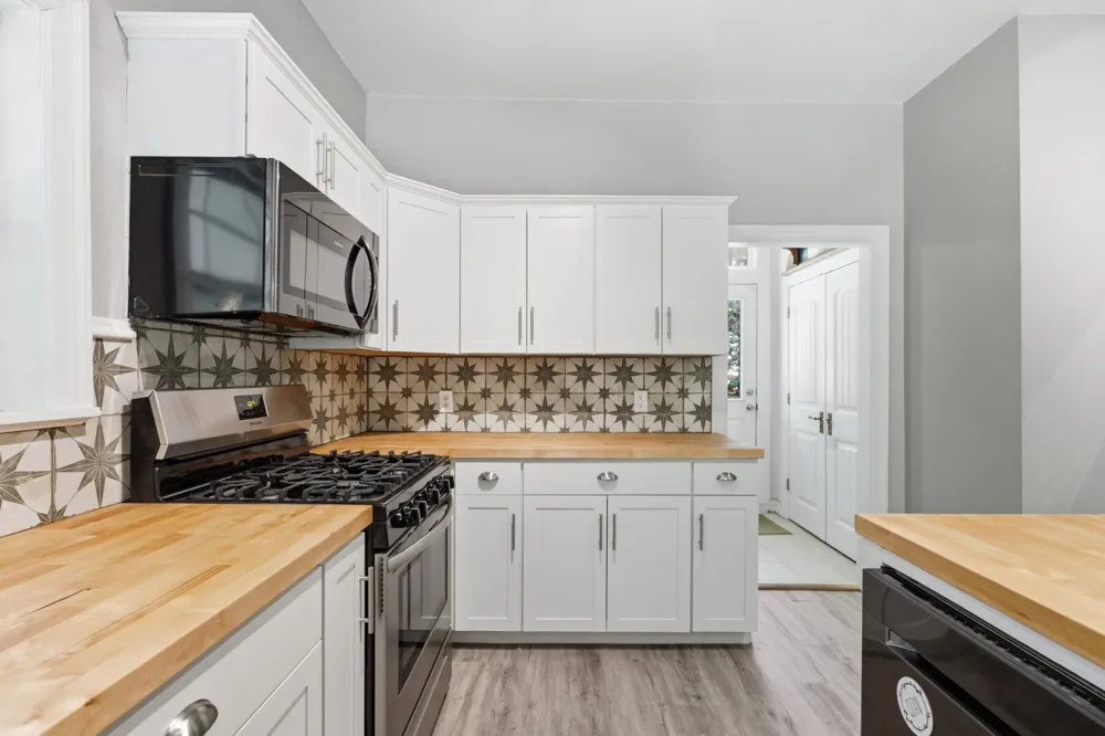 1009 Pacific Mineola, TX 75773