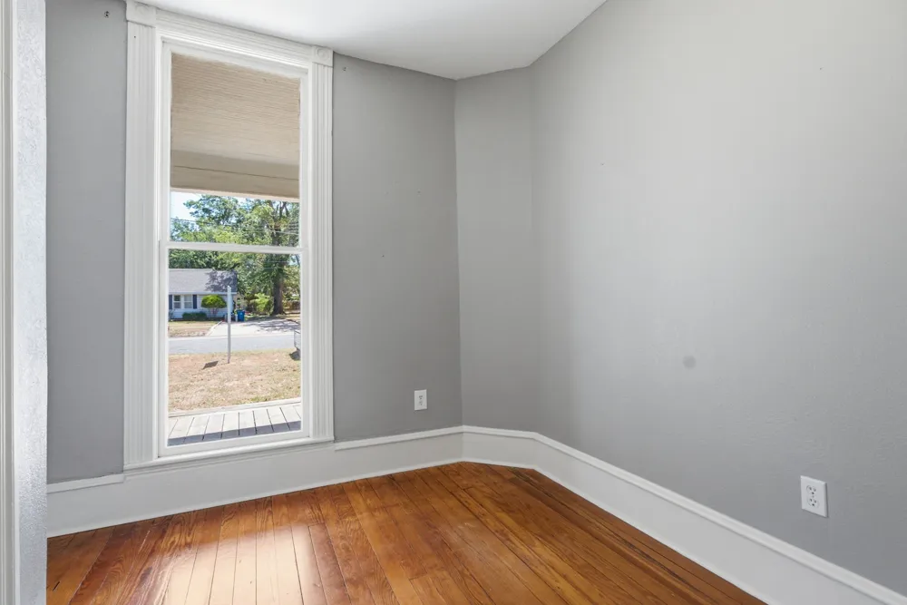 1009 Pacific Mineola, TX 75773