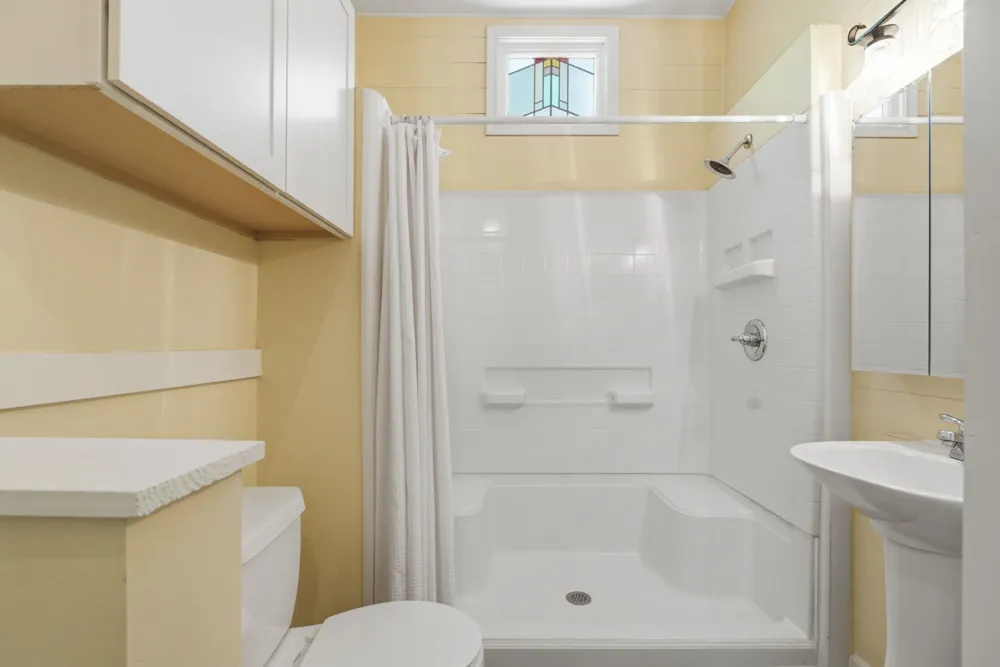1009 Pacific Mineola, TX 75773