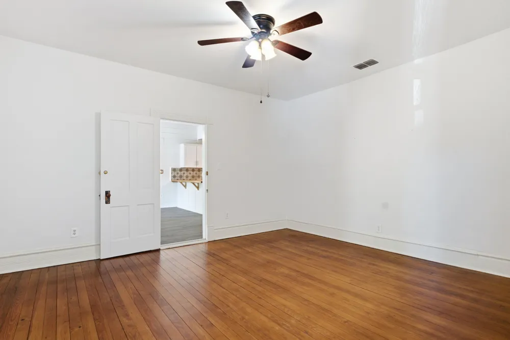 1009 Pacific Mineola, TX 75773