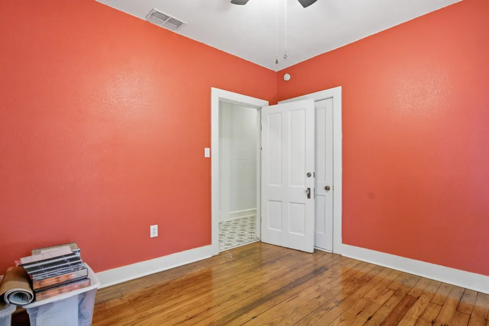1009 Pacific Mineola, TX 75773