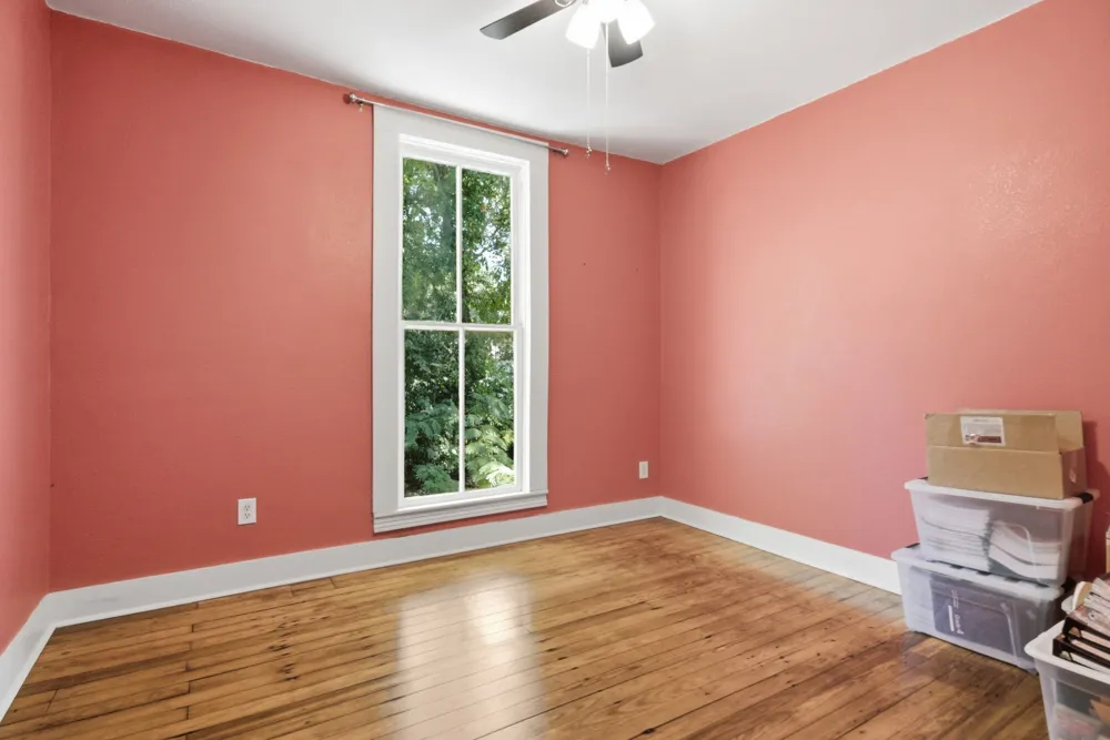 1009 Pacific Mineola, TX 75773