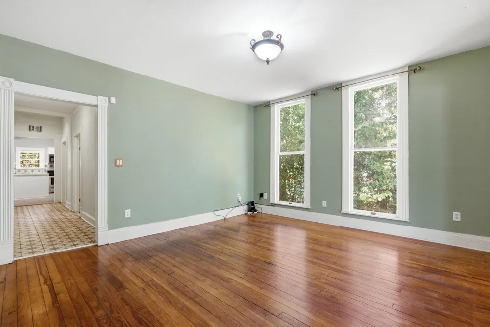 1009 Pacific Mineola, TX 75773