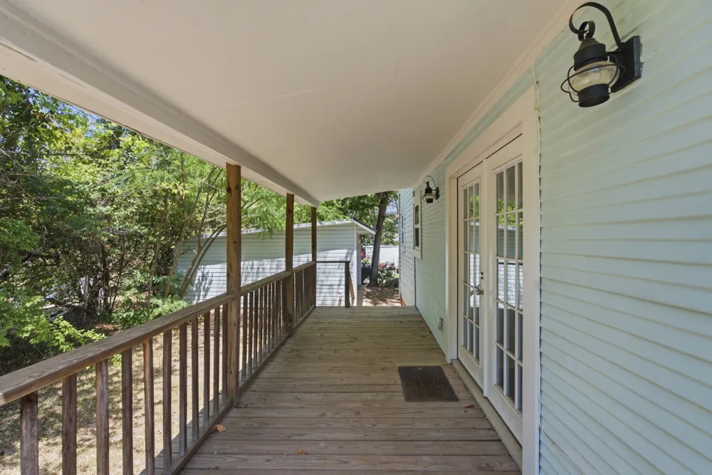 1009 Pacific Mineola, TX 75773