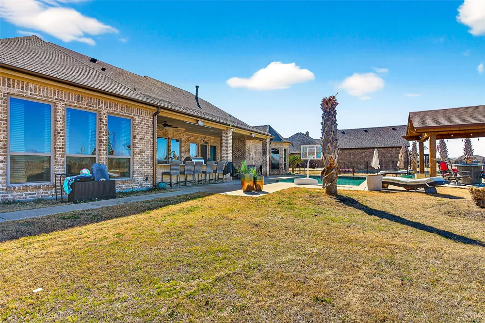 12099 Briargrove Lane Talty, TX 75126