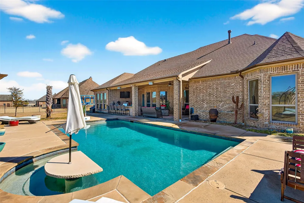 12099 Briargrove Lane Talty, TX 75126