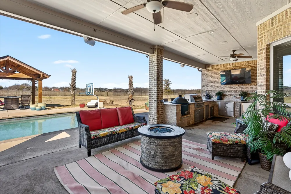 12099 Briargrove Lane Talty, TX 75126