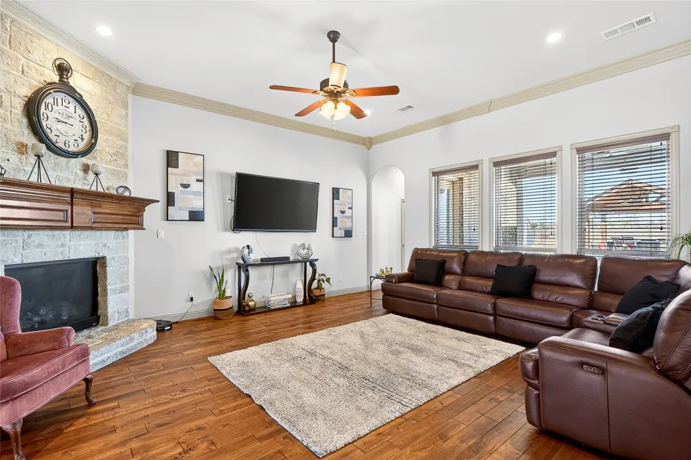 12099 Briargrove Lane Talty, TX 75126