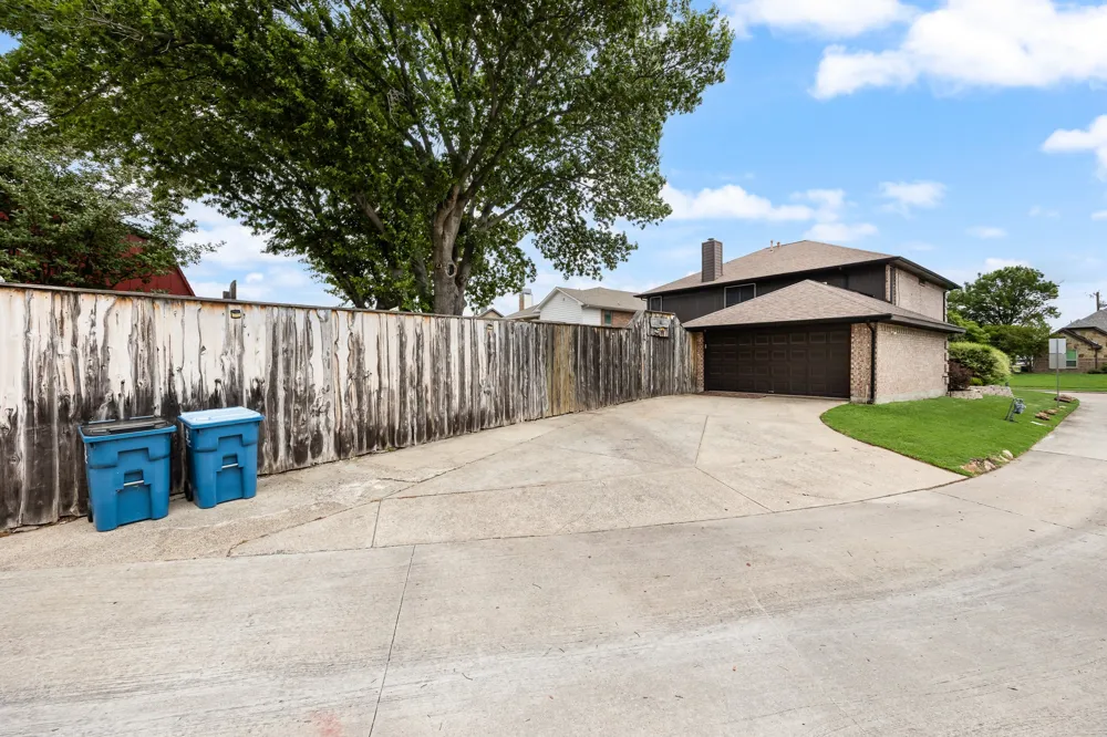 9209 Chimneywood Drive Rowlett, TX 75089