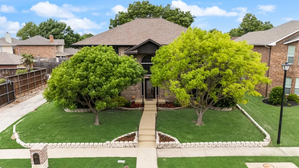 9209 Chimneywood Drive Rowlett, TX 75089