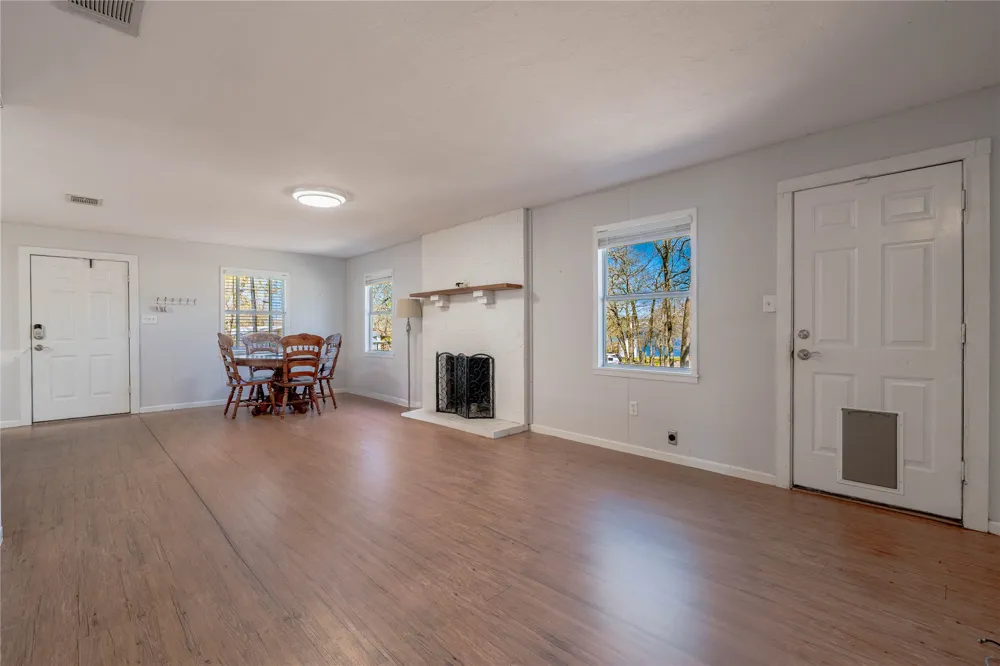 132 Mamie Drive Malakoff, TX 75148