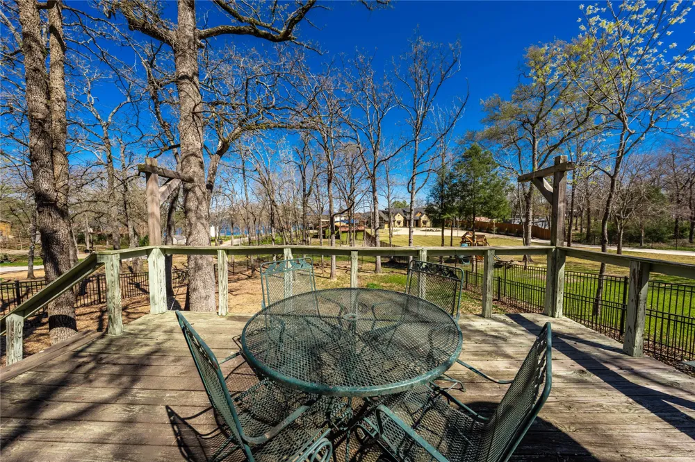 132 Mamie Drive Malakoff, TX 75148
