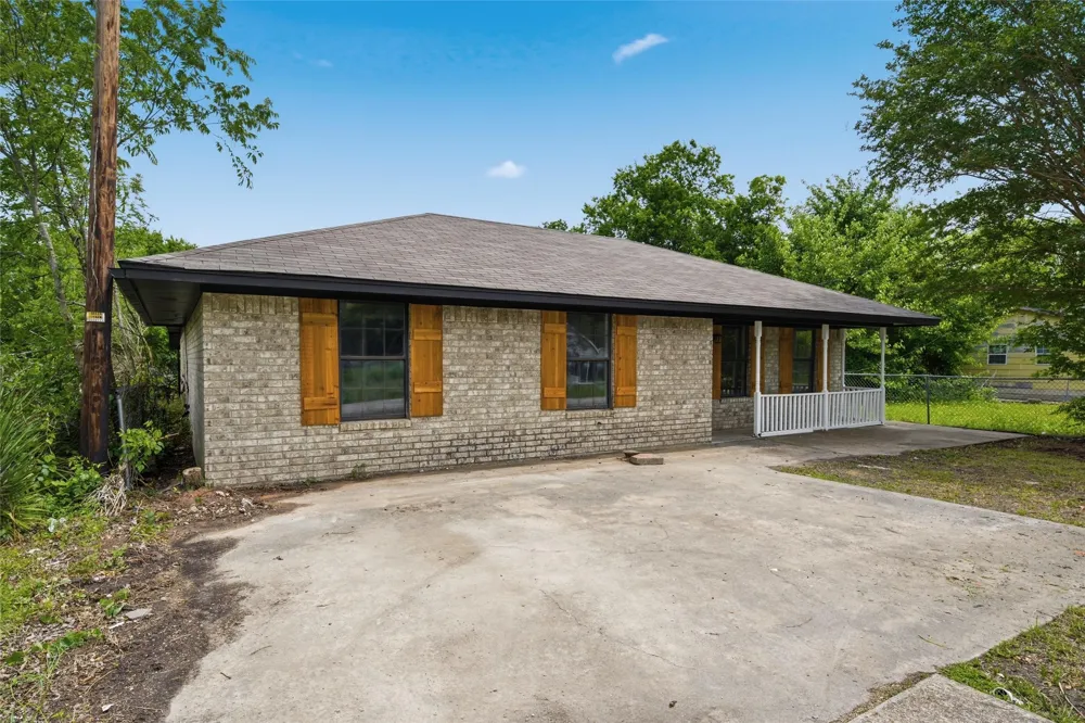 316 Elm Street Mart, TX 76664