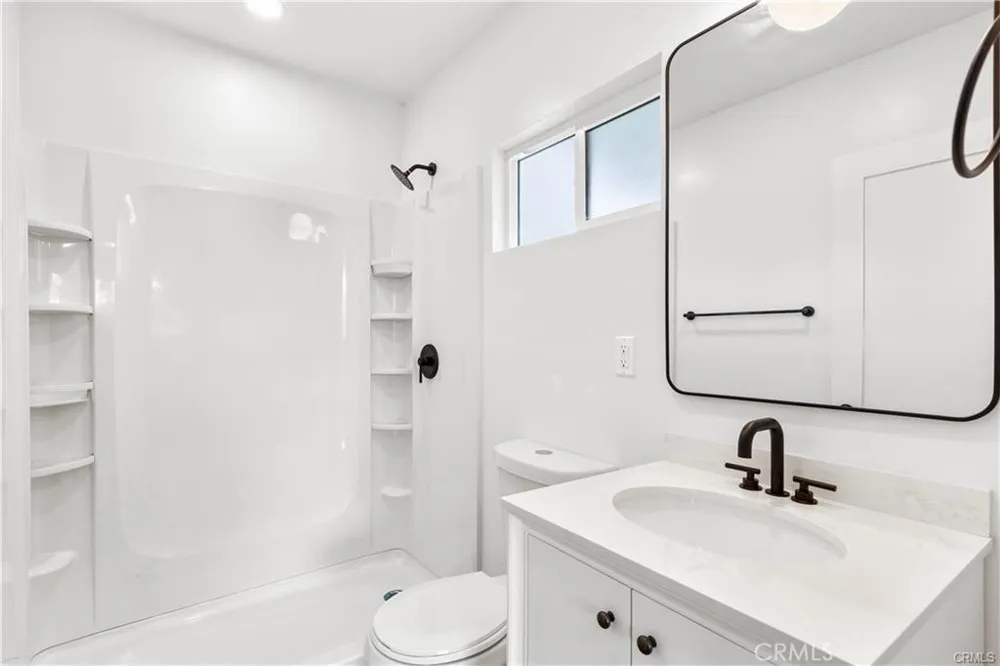 6523 Ajax Avenue Bell Gardens, CA 90201