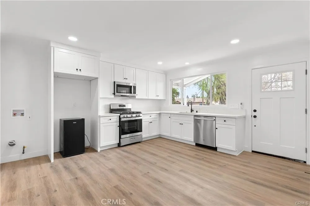 6523 Ajax Avenue Bell Gardens, CA 90201