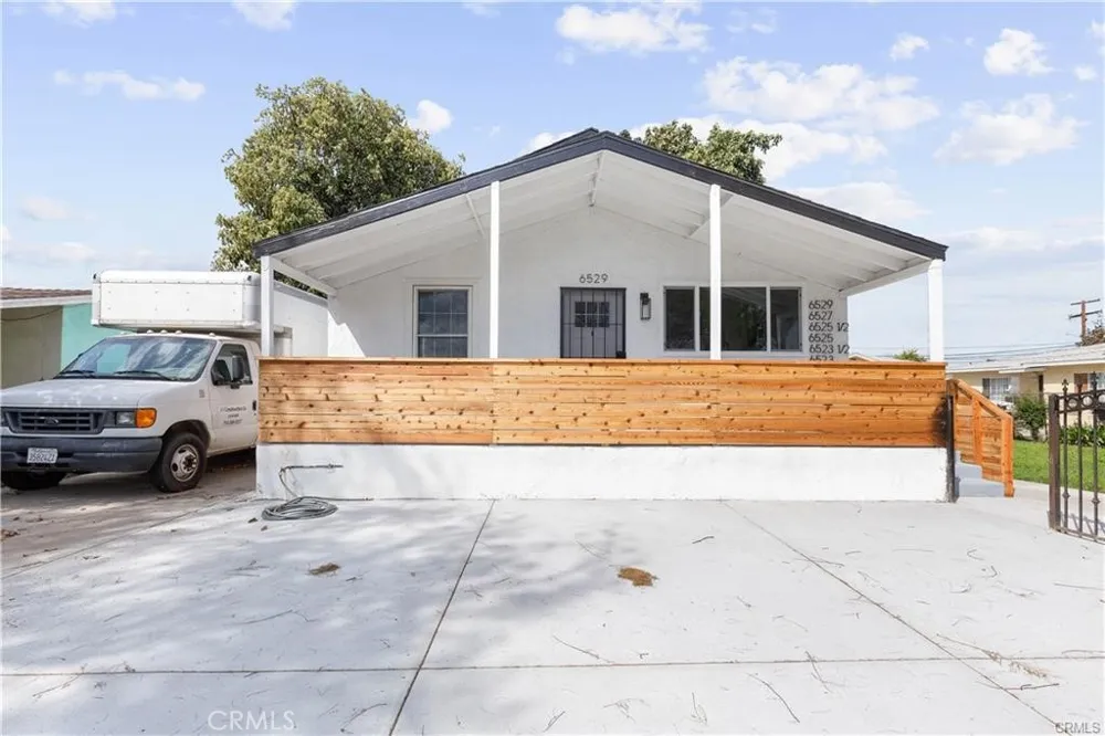 6523 Ajax Avenue Bell Gardens, CA 90201