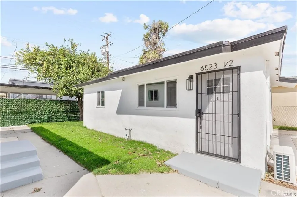 6523 Ajax Avenue Bell Gardens, CA 90201