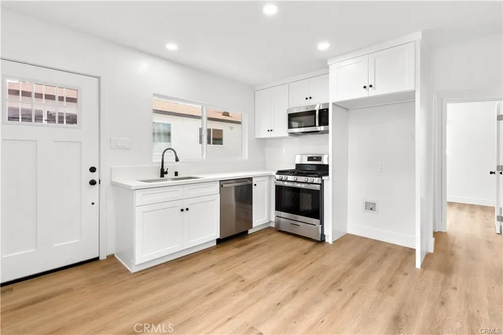 6523 Ajax Avenue Bell Gardens, CA 90201