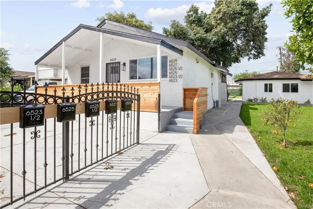 6523 Ajax Avenue Bell Gardens, CA 90201