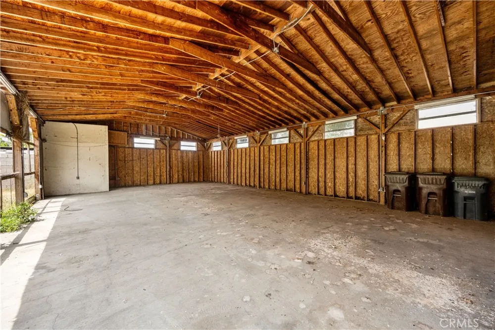 1405 S Center Avenue Compton, CA 90220