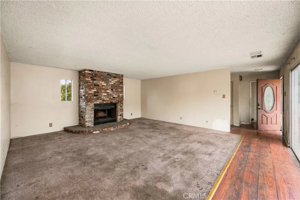 1405 S Center Avenue Compton, CA 90220