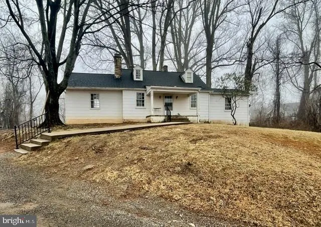 226 COMBS Warrenton, VA 20186