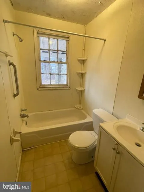 226 COMBS Warrenton, VA 20186