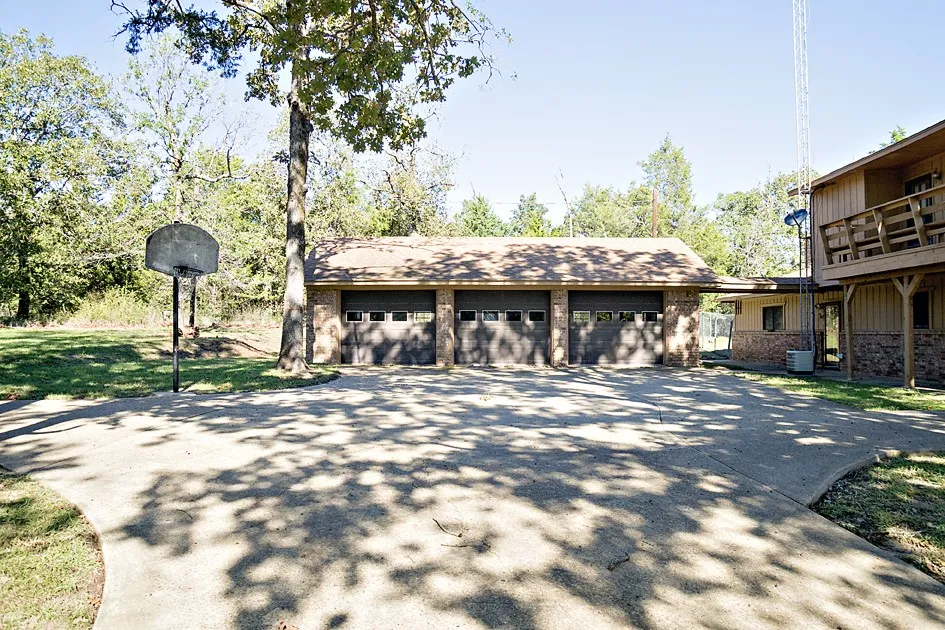 11133 St Hwy 19 Athens, TX 75752