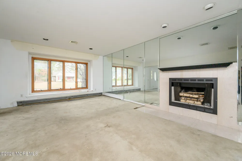 9 Southfork Drive Jackson, NJ 08527