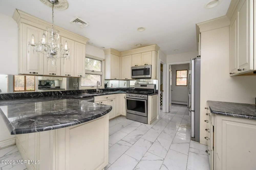 9 Southfork Drive Jackson, NJ 08527
