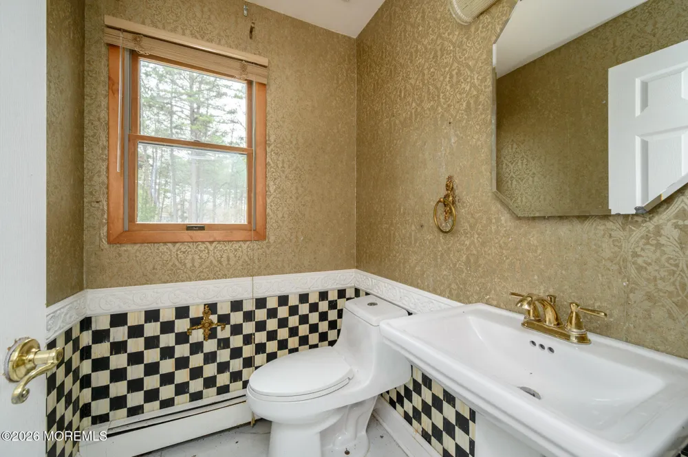 9 Southfork Drive Jackson, NJ 08527