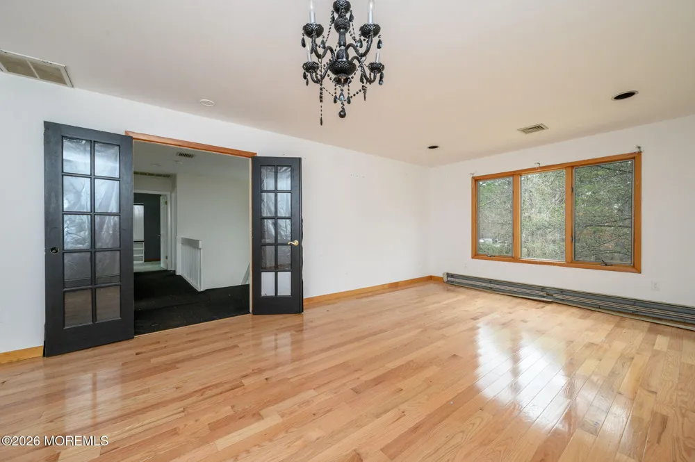 9 Southfork Drive Jackson, NJ 08527