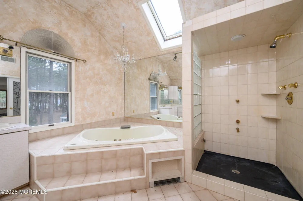9 Southfork Drive Jackson, NJ 08527