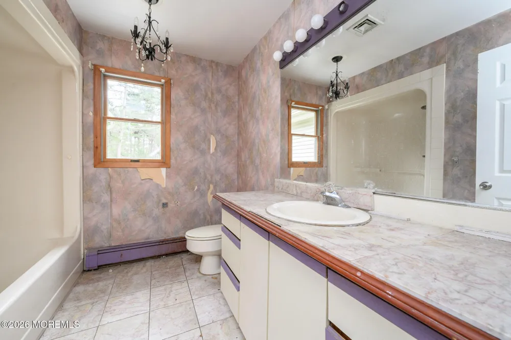 9 Southfork Drive Jackson, NJ 08527