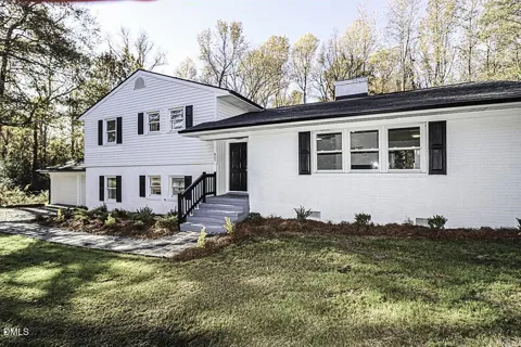 805 River Road