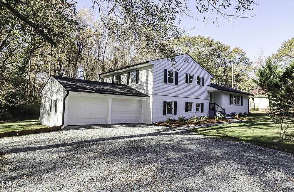 805 River Road Selma, NC 27576