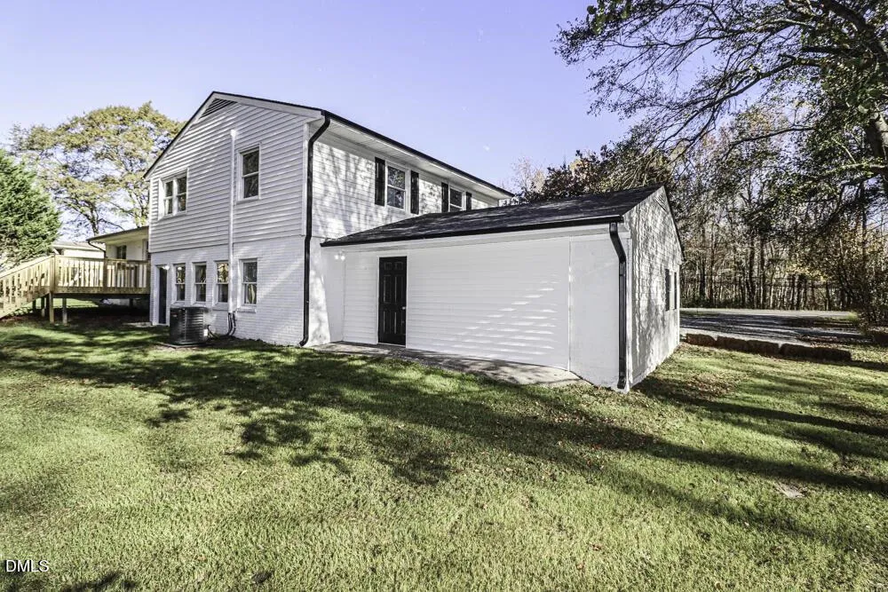 805 River Road Selma, NC 27576