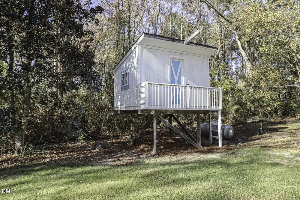 805 River Road Selma, NC 27576