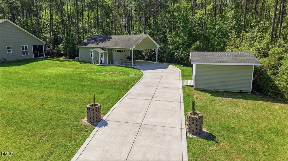 111 W Huckleberry Way Rocky Point, NC 28457