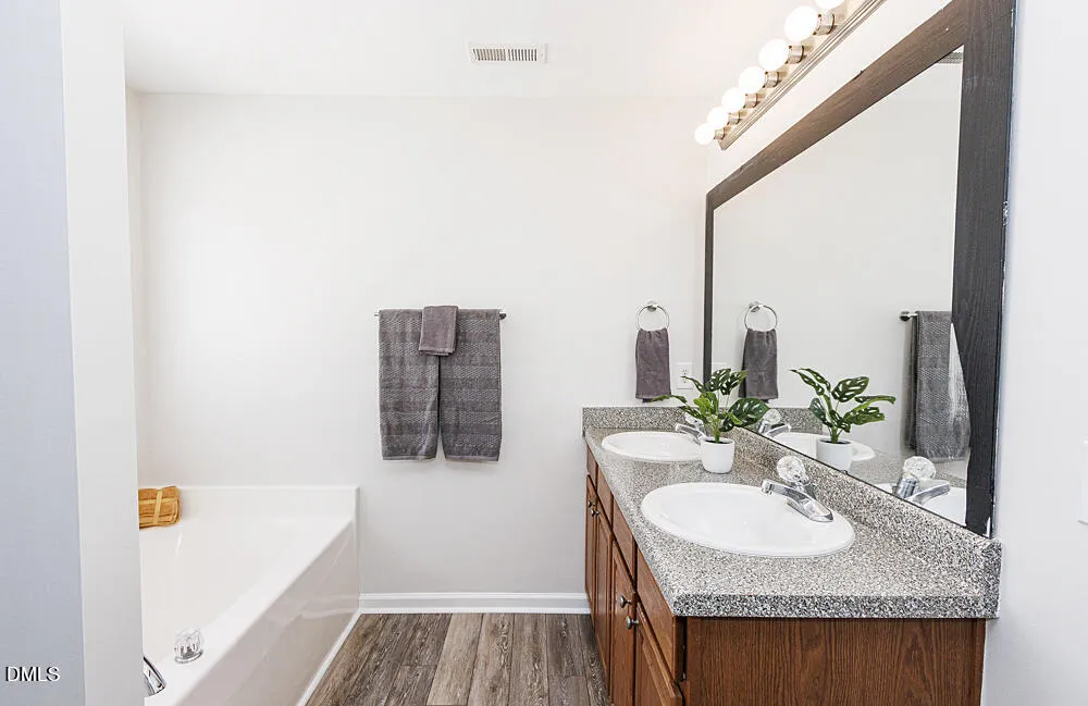 828 Jade Lane Winterville, NC 28590
