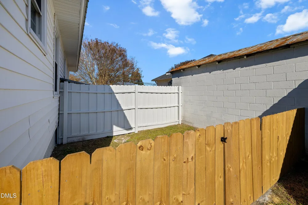 403 W E STREET Erwin, NC 28334