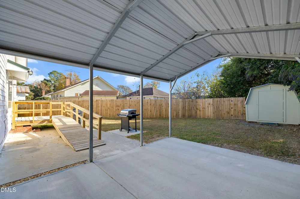 403 W E STREET Erwin, NC 28334