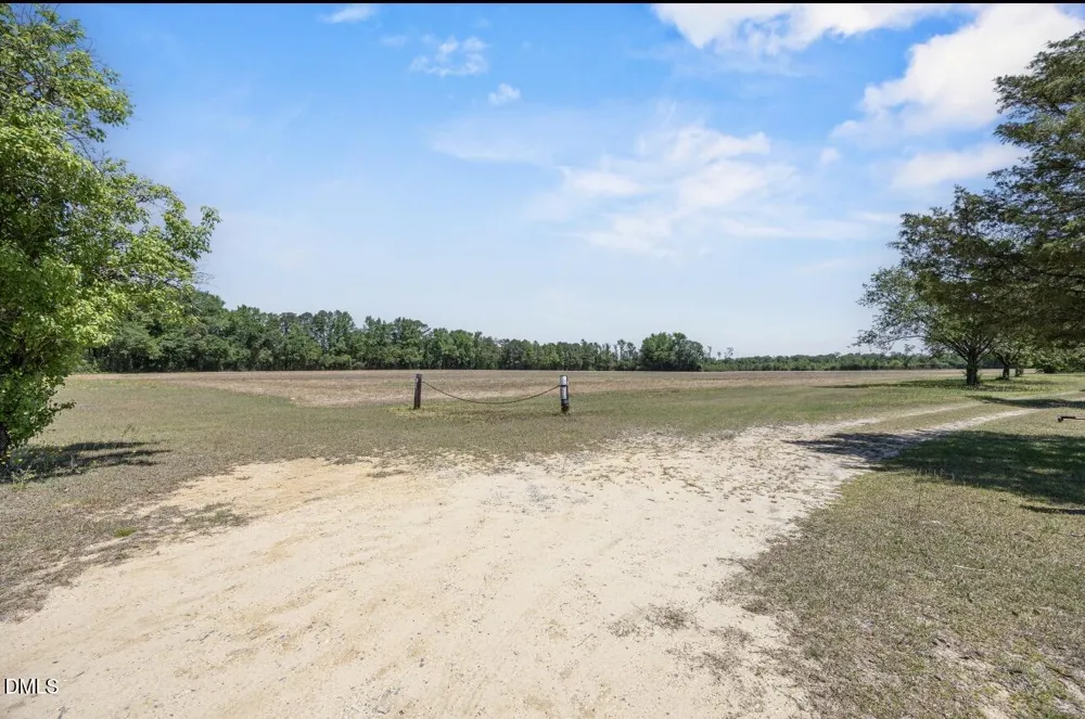 679 Mintz Road Roseboro, NC 28382