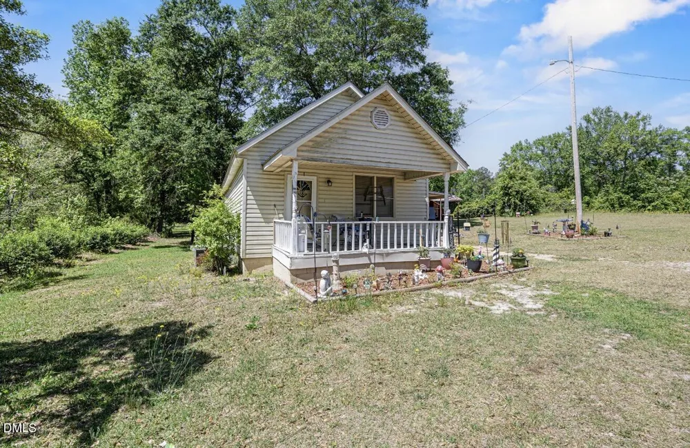 679 Mintz Road Roseboro, NC 28382