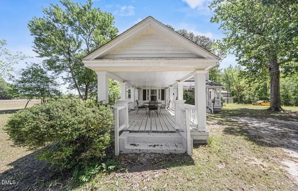 679 Mintz Road Roseboro, NC 28382