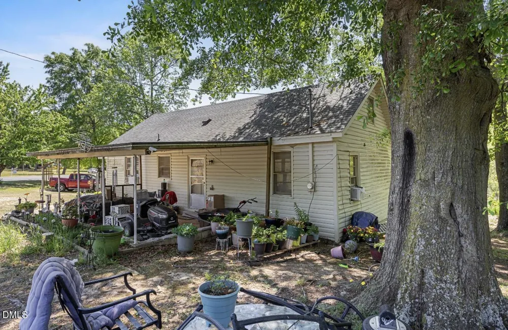 679 Mintz Road Roseboro, NC 28382