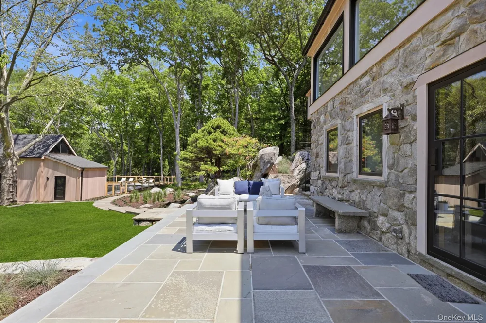 39 Old Snake Hill Road Pound Ridge, NY 10576