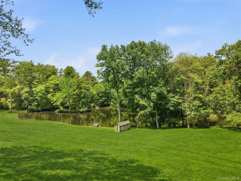 39 Old Snake Hill Road Pound Ridge, NY 10576